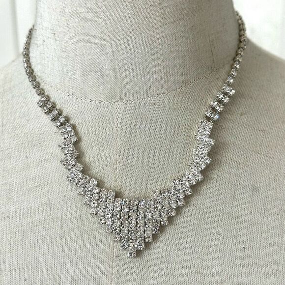 Rhinestone statement necklace - Picture 1 of 9